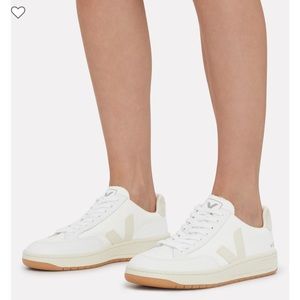 Veja v-12 sneakers white/white sz 7